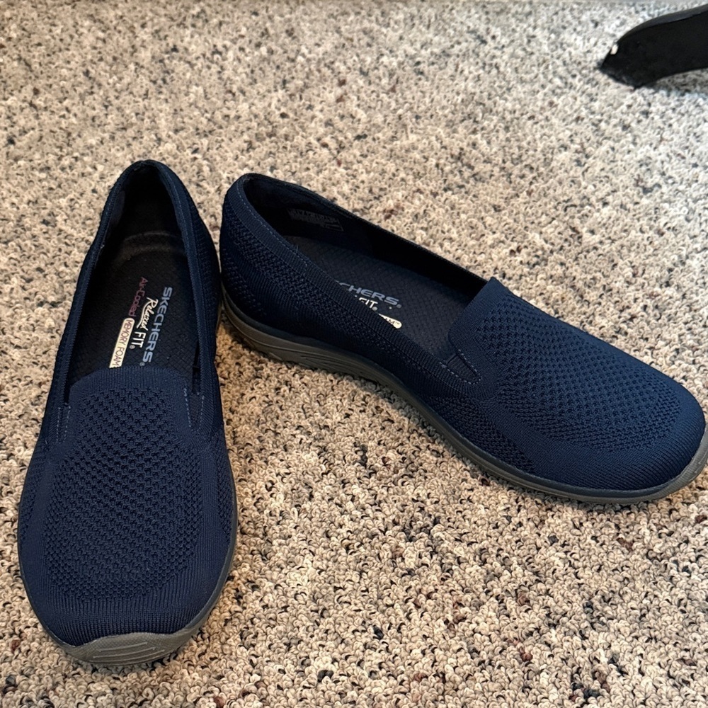 Skechers Navy Slip-On Sneakers Relaxed Fit Air-Cooled Memory Foam Sz 10